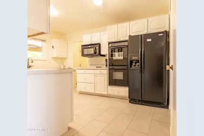 10846 N 109th Avenue, Sun City, AZ 85351 - Photo 12