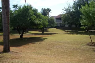 8649 E Royal Palm Rd, Scottsdale, AZ 85258 - Photo 16