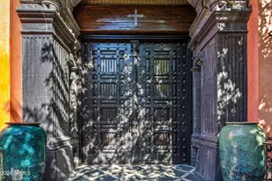 8100 N 68th St, Paradise Valley, AZ 85253 - Photo 2