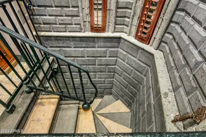 8100 N 68th Street, Paradise Valley, AZ 85253 - Photo 24