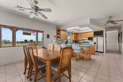 22900 W Hylton Way, Congress, AZ 85332 - Photo 22