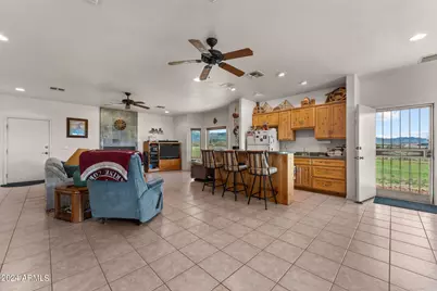 22900 W Hylton Way, Congress, AZ 85332 - Photo 12