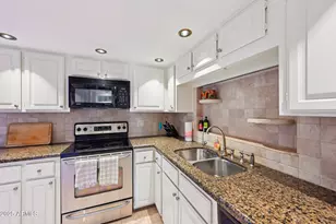 5122 N 31st Way, Phoenix, AZ 85016 - Photo 12