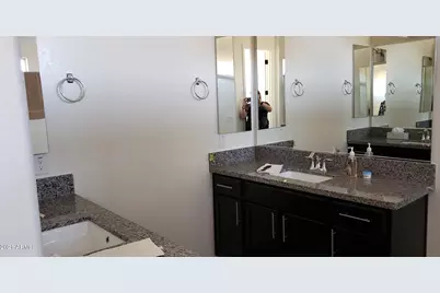 8365 S 165th Avenue, Goodyear, AZ 85338 - Photo 10