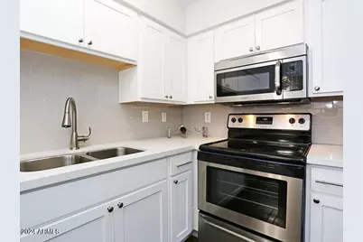 3101 N 32nd Street # 1, Phoenix, AZ 85018 - Photo 6