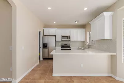 1105 E Wong Way, Phoenix, AZ 85040 - Photo 14