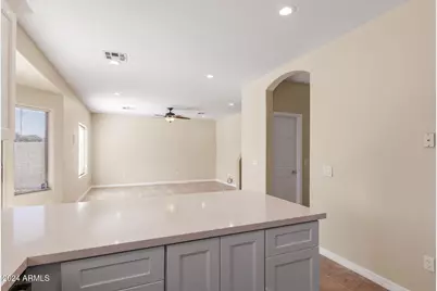 1105 E Wong Way, Phoenix, AZ 85040 - Photo 20