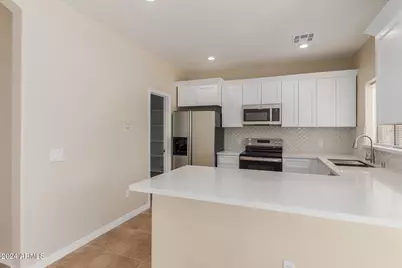 1105 E Wong Way, Phoenix, AZ 85040 - Photo 14