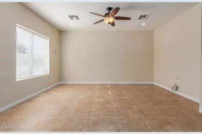 1105 E Wong Way, Phoenix, AZ 85040 - Photo 4