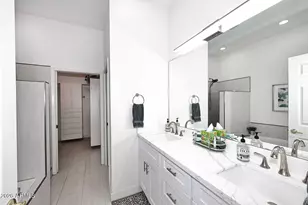 8270 N Hayden Rd, Scottsdale, AZ 85258 - Photo 24