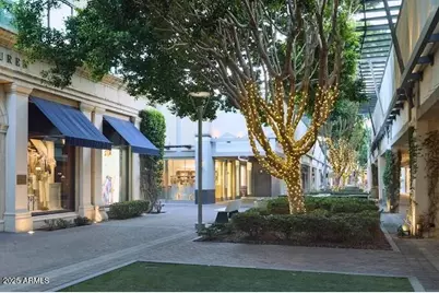 2802 E Camino Acequia Drive #8, Phoenix, AZ 85016 - Photo 34