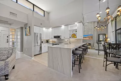 2802 E Camino Acequia Drive #8, Phoenix, AZ 85016 - Photo 12