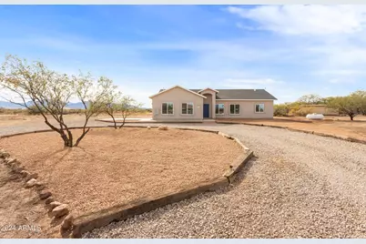 2113 S Ellie Way, Huachuca City, AZ 85616 - Photo 1