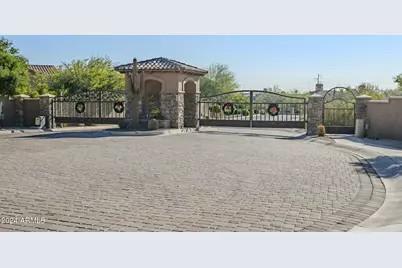 16728 S 31st Lane #40, Phoenix, AZ 85045 - Photo 4