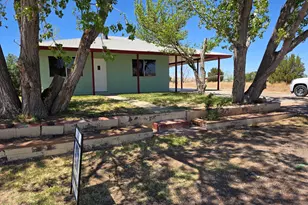 610 S 11th Pl W, Saint Johns, AZ 85936 - Photo 2
