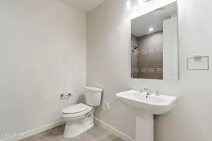 1 E Lexington Ave, Phoenix, AZ 85012 - Photo 24