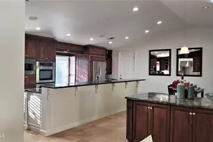 8176 E Del Barquero Dr, Scottsdale, AZ 85258 - Photo 16