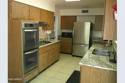 10731 W Mission Lane, Sun City, AZ 85351 - Photo 14