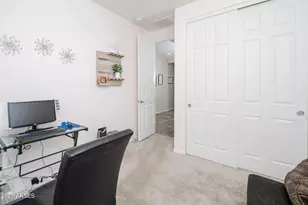 18406 W Sunbelt Dr, Surprise, AZ 85374 - Photo 14