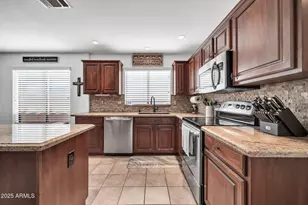 20219 N 33rd Pl, Phoenix, AZ 85050 - Photo 4