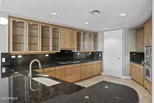 2211 E Camelback Rd, Phoenix, AZ 85016 - Photo 10