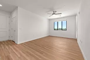 5885 S 32nd St, Phoenix, AZ 85040 - Photo 2