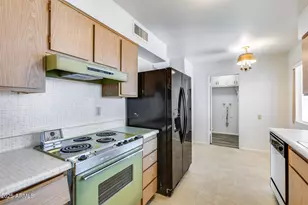 10863 W Thunderbird Blvd, Sun City, AZ 85351 - Photo 6