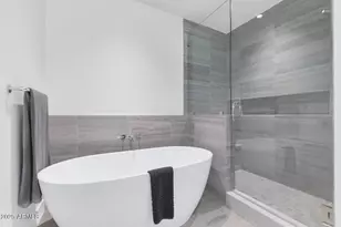 5000 N Camelback Ridge Rd, Scottsdale, AZ 85251 - Photo 14