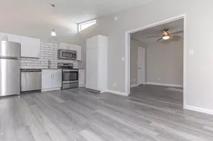 13517 W Glendale Ave, Glendale, AZ 85307 - Photo 2