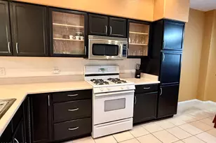 7401 W Arrowhead Clubhouse Dr, Glendale, AZ 85308 - Photo 6