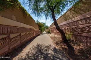 2909 E Las Rocas Dr, Phoenix, AZ 85028 - Photo 40