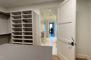 5000 N Camelback Ridge Rd, Scottsdale, AZ 85251 - Photo 38