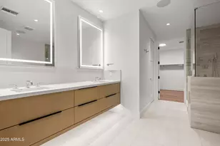 5000 N Camelback Ridge Rd, Scottsdale, AZ 85251 - Photo 14