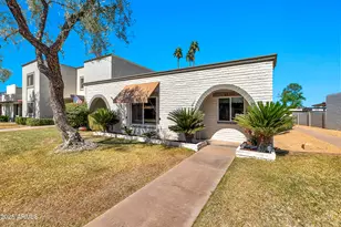 8230 E Valley Vista Dr, Scottsdale, AZ 85250 - Photo 2