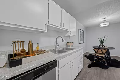 4337 N 53rd Lane #B1, Phoenix, AZ 85031 - Photo 2