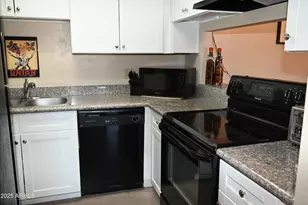 8649 E Royal Palm Rd, Scottsdale, AZ 85258 - Photo 12