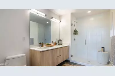 817 N 6th Street #B2, Phoenix, AZ 85004 - Photo 10