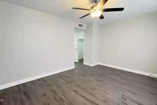 10562 W Campana Dr, Sun City, AZ 85351 - Photo 12