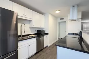 10562 W Campana Dr, Sun City, AZ 85351 - Photo 12