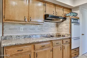 13410 N Cedar Dr, Sun City, AZ 85351 - Photo 14