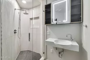 1040 E Osborn Rd, Phoenix, AZ 85014 - Photo 24