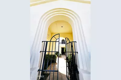 7667 E Krall Street, Scottsdale, AZ 85250 - Photo 2