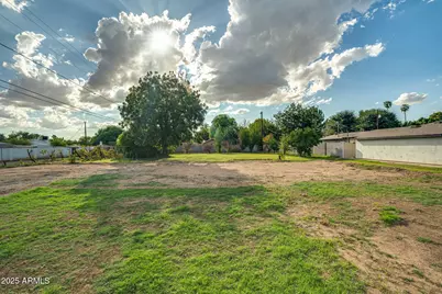 5704 N 11th Avenue #7, Phoenix, AZ 85013 - Photo 6