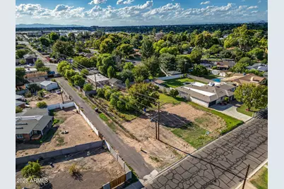 5704 N 11th Avenue #7, Phoenix, AZ 85013 - Photo 1