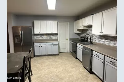 11429 W Cabrillo Drive, Arizona City, AZ 85123 - Photo 8