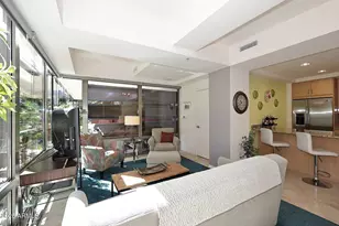 7121 E Rancho Vista Dr, Scottsdale, AZ 85251 - Photo 2