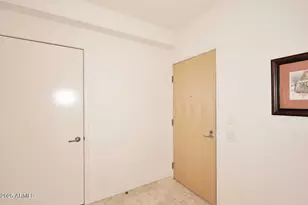 7121 E Rancho Vista Dr, Scottsdale, AZ 85251 - Photo 14