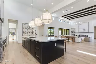 10242 N 58th St, Paradise Valley, AZ 85253 - Photo 1
