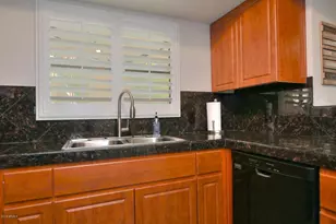 5104 N 32nd St, Phoenix, AZ 85018 - Photo 16