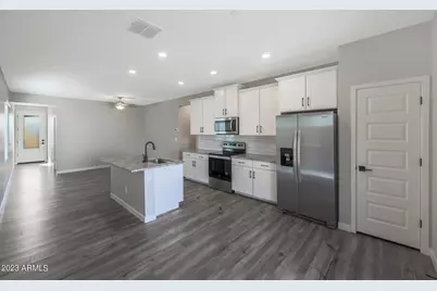 10329 N 115th Avenue, Youngtown, AZ 85363 - Photo 8